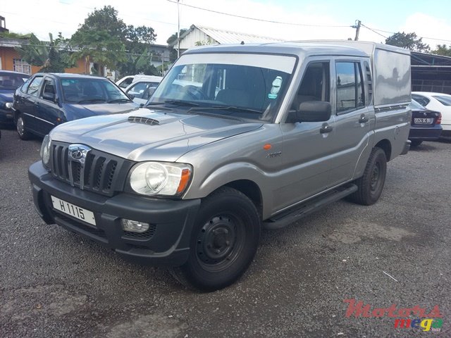 2012' Mahindra Scorpio photo #2