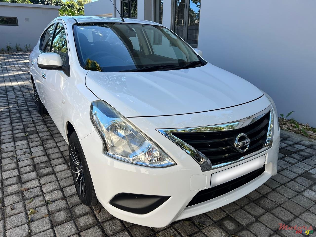 2015' Nissan Almera Latio (Japan) photo #2