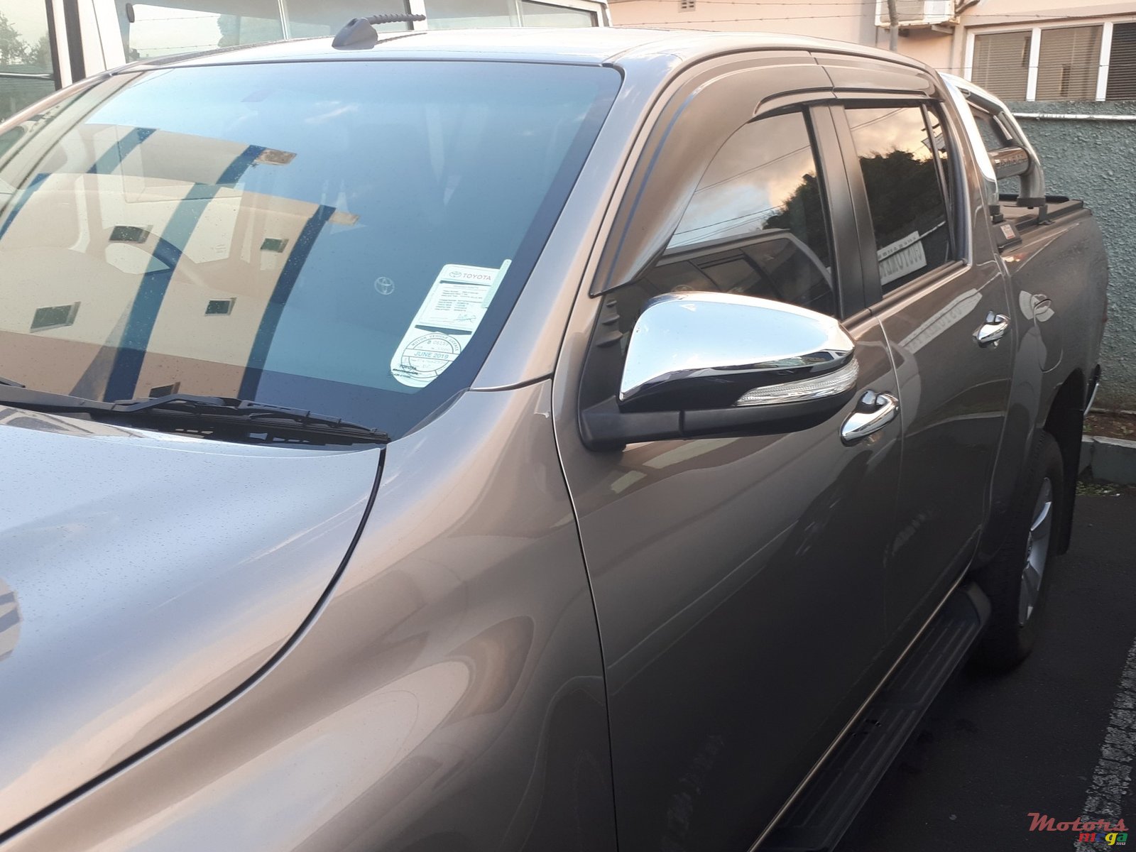 2017' Toyota Hilux photo #1