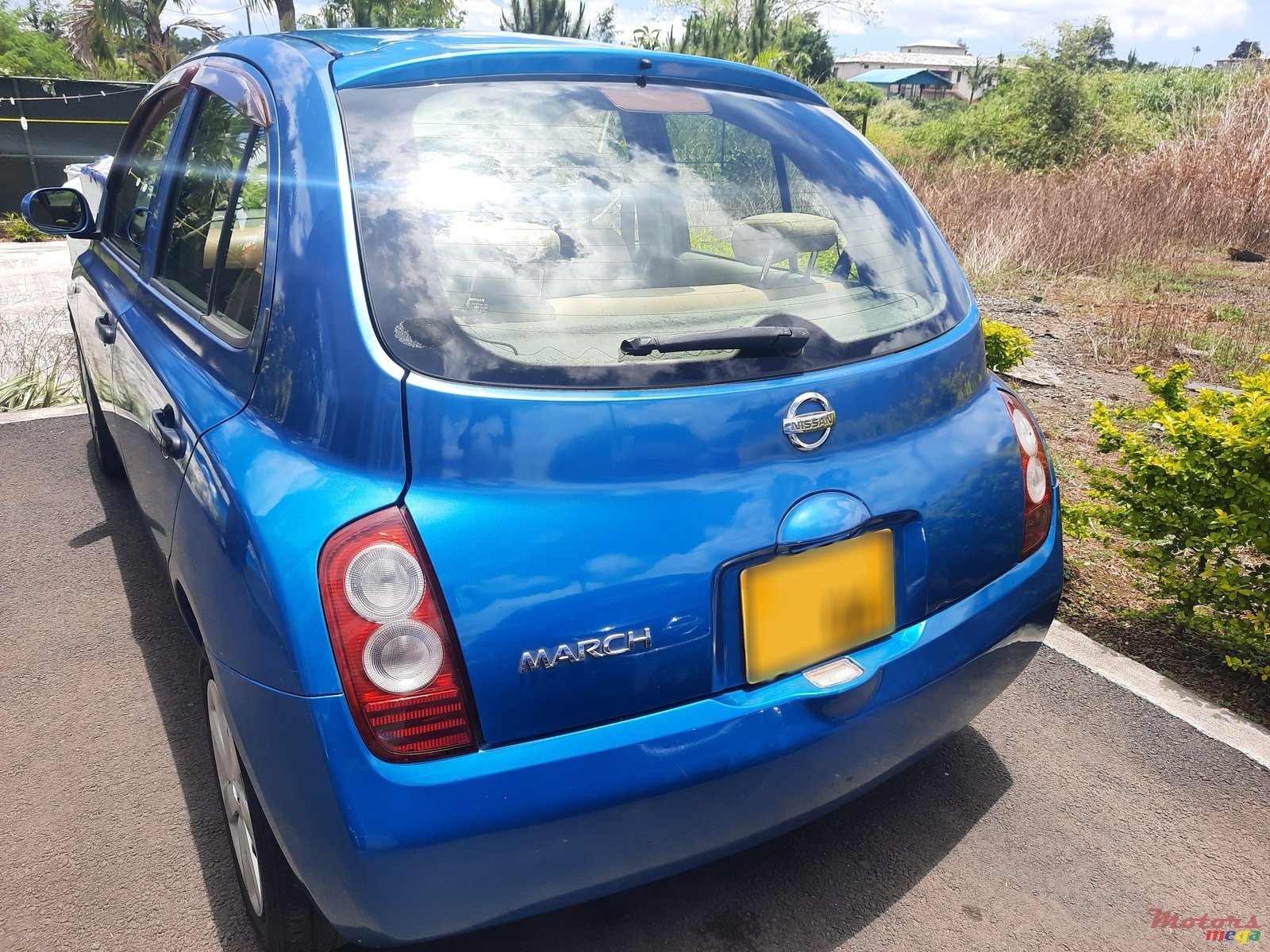 2004' Nissan photo #2