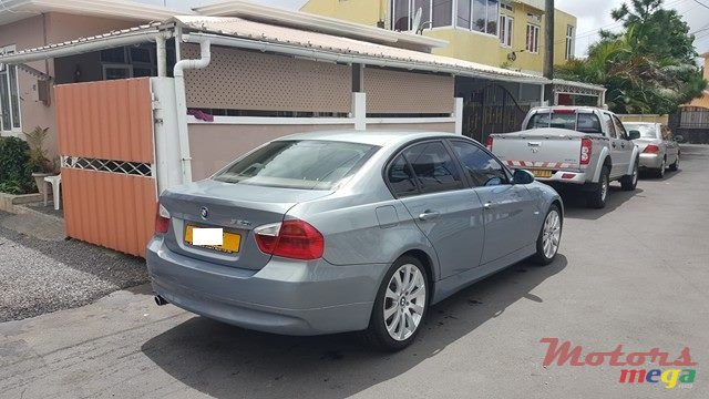 2005' BMW 320i photo #2