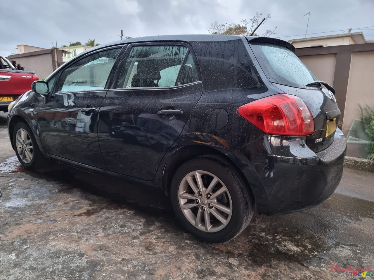 2009' Toyota Auris photo #3