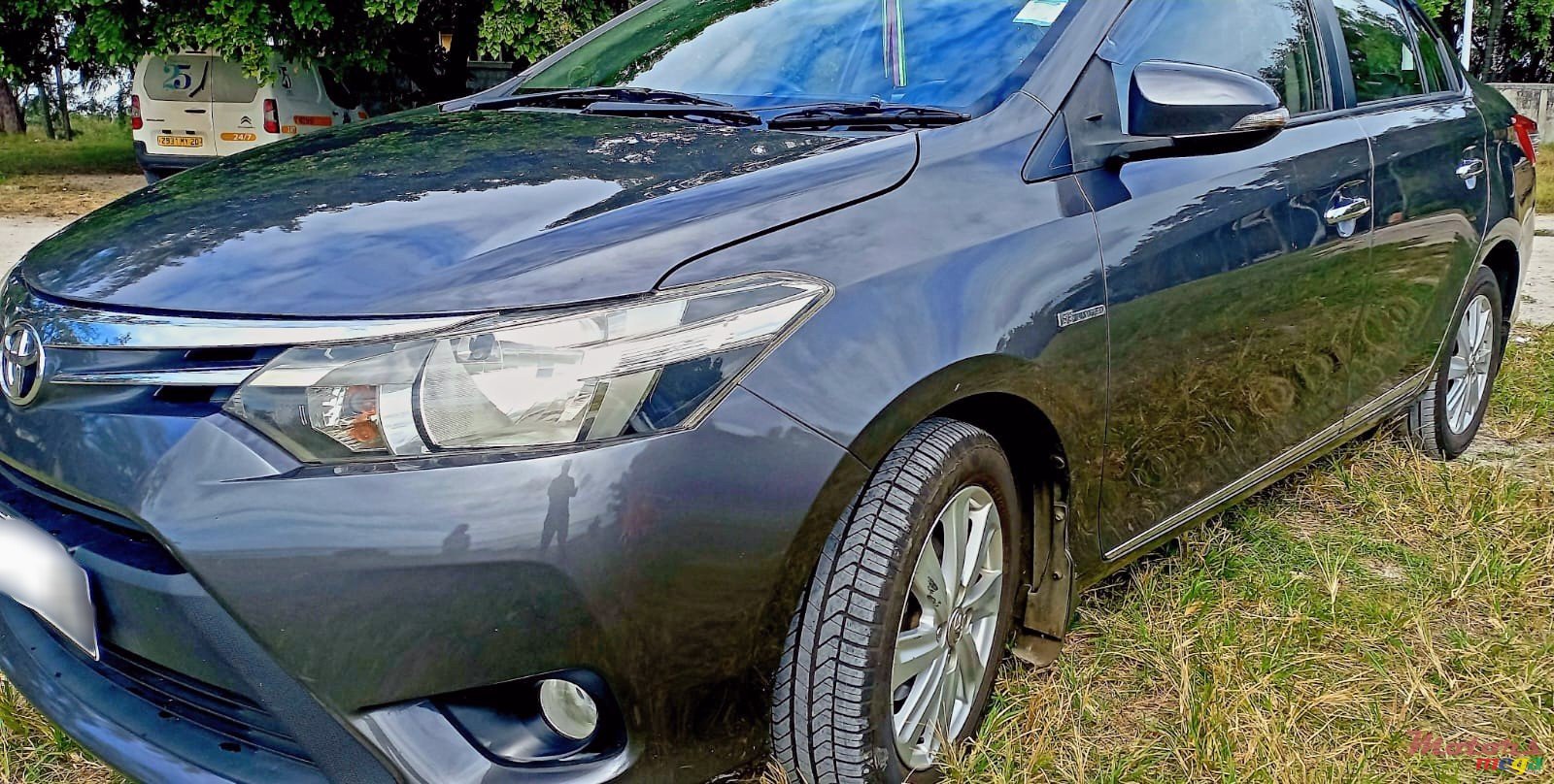 2015' Toyota Yaris photo #5
