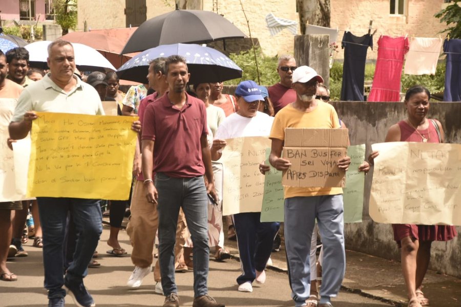 Manque d’autobus – Saint-Hubert : des habitants à bout, le ministre interpellé