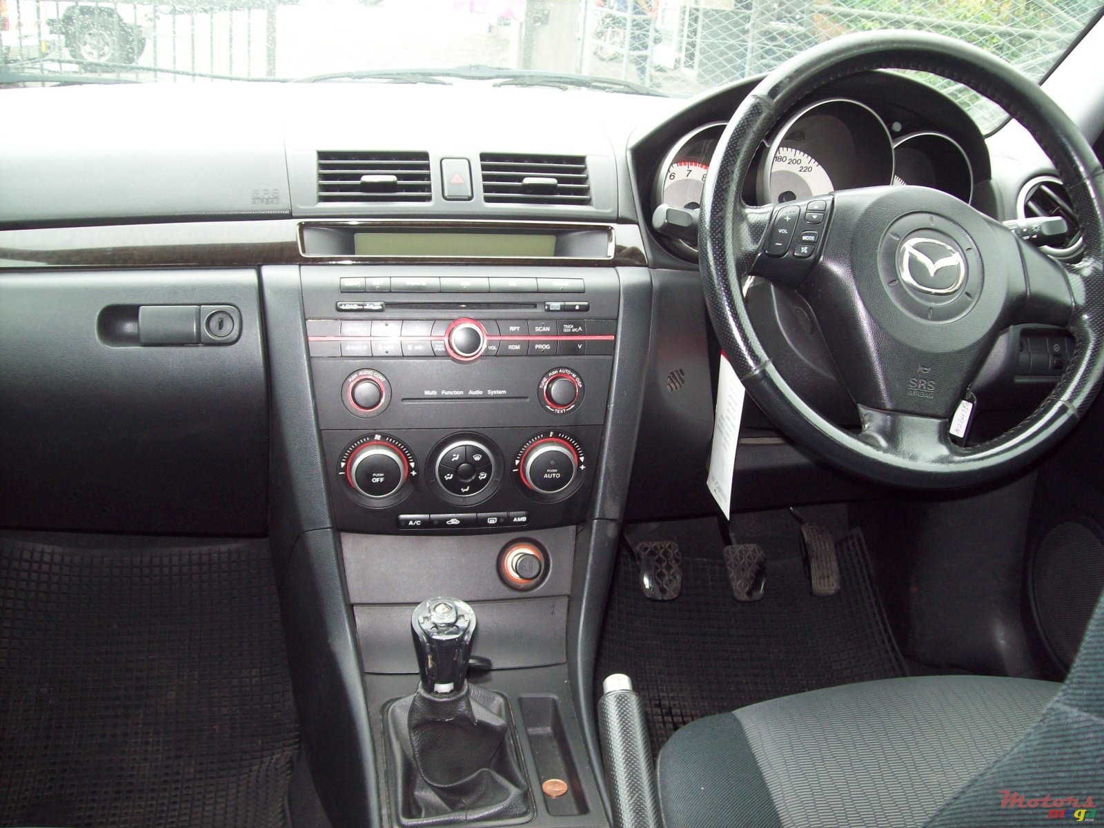 2006' Mazda 3 photo #3