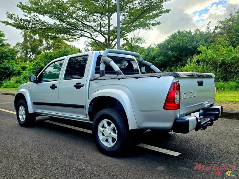 2011' Isuzu Pick up KB 250 Turbo photo #3