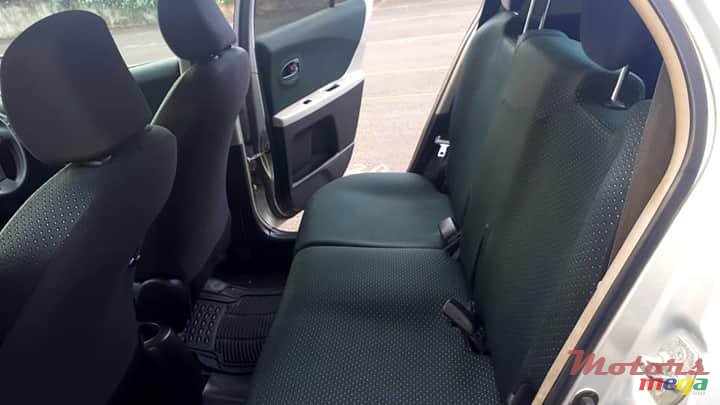 2007' Toyota Vitz 1300cc photo #6