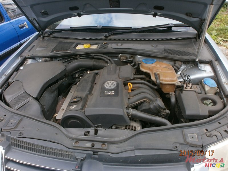 2004' Volkswagen Passat photo #4