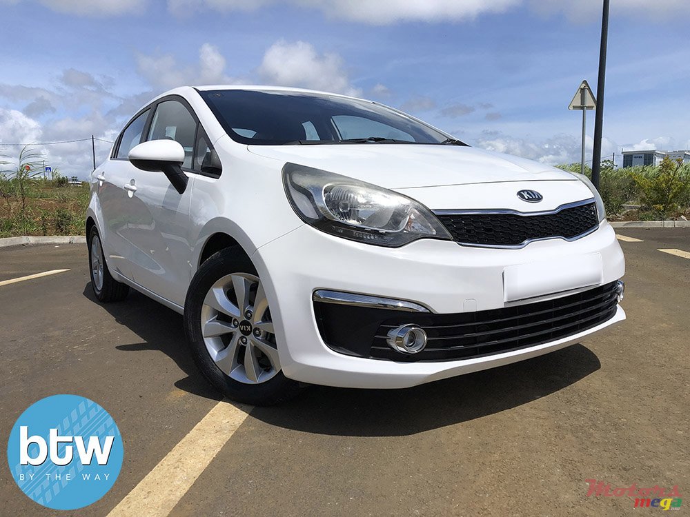 2015' Kia Rio photo #1