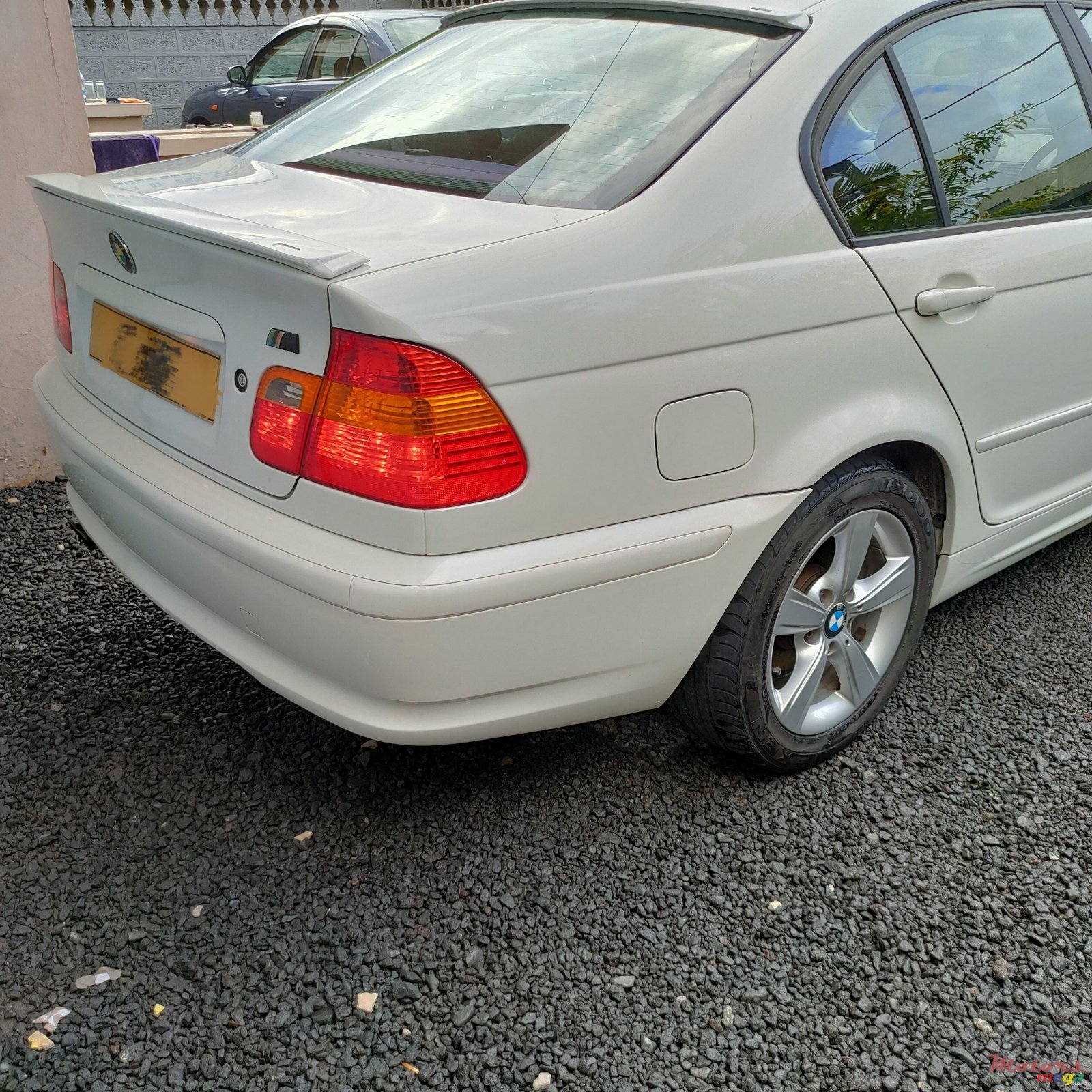 2002' BMW 3 Series photo #2