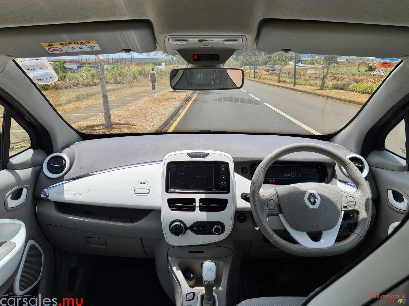 2017' Renault Zoe 66kW photo #6