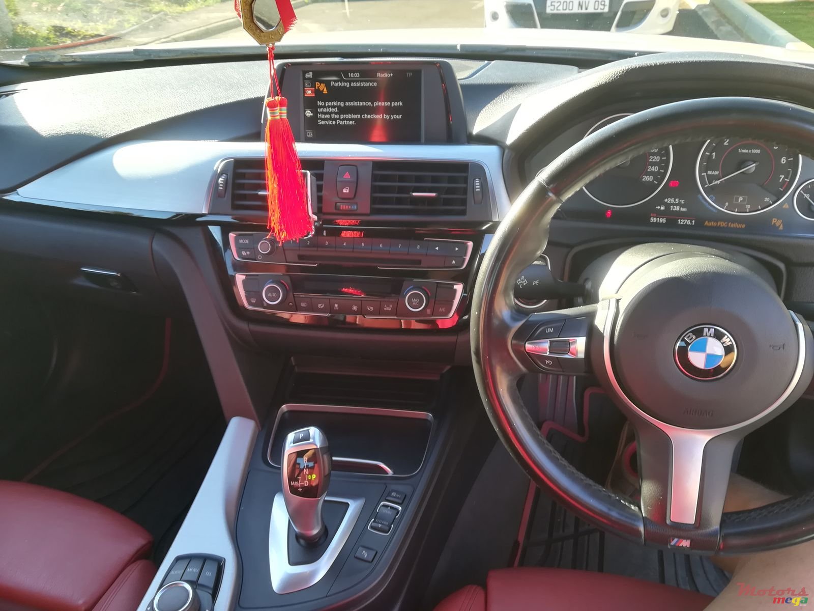 2015' BMW 3 Series photo #4