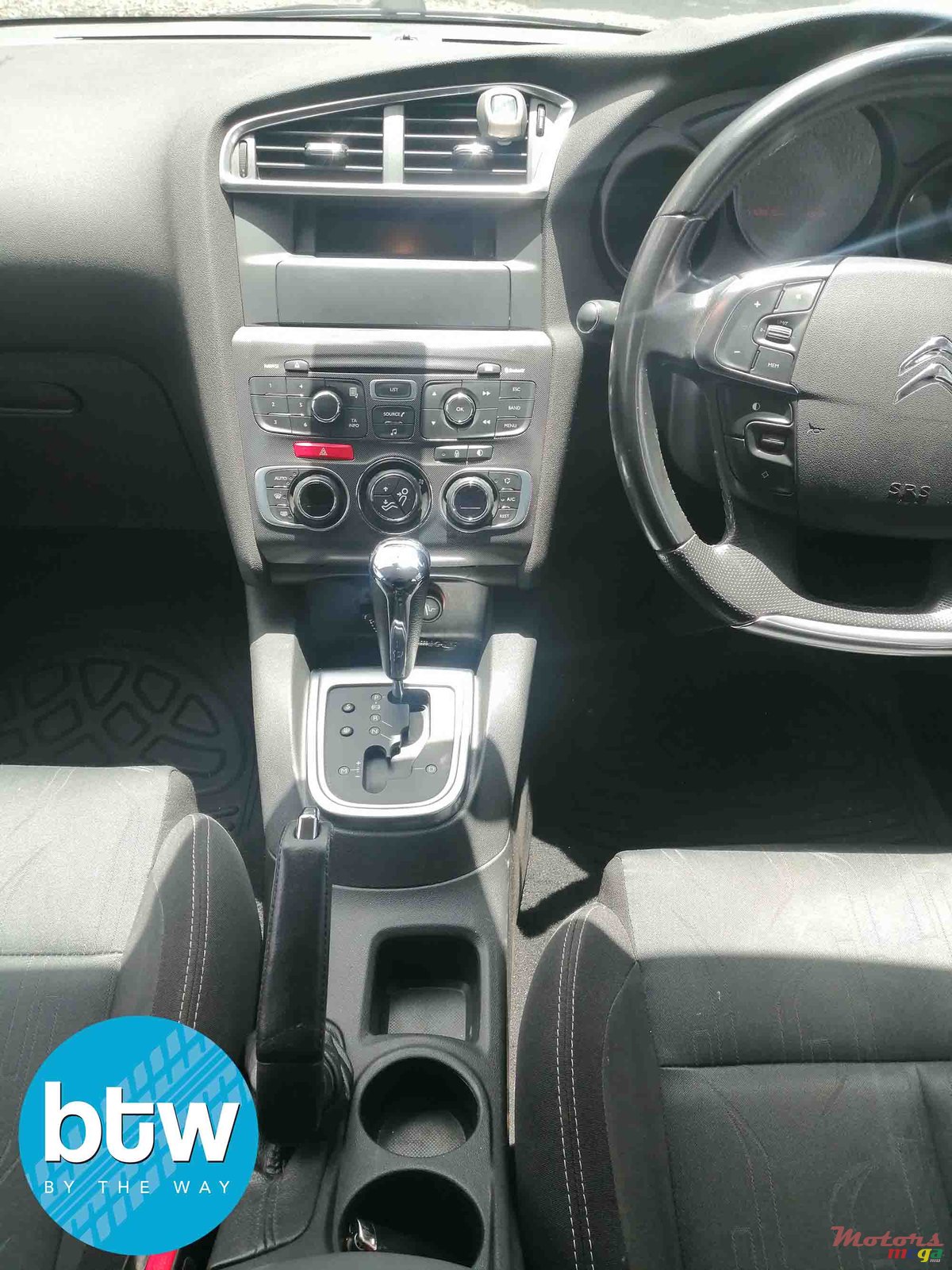 2013' Citroen C4 VTi photo #6