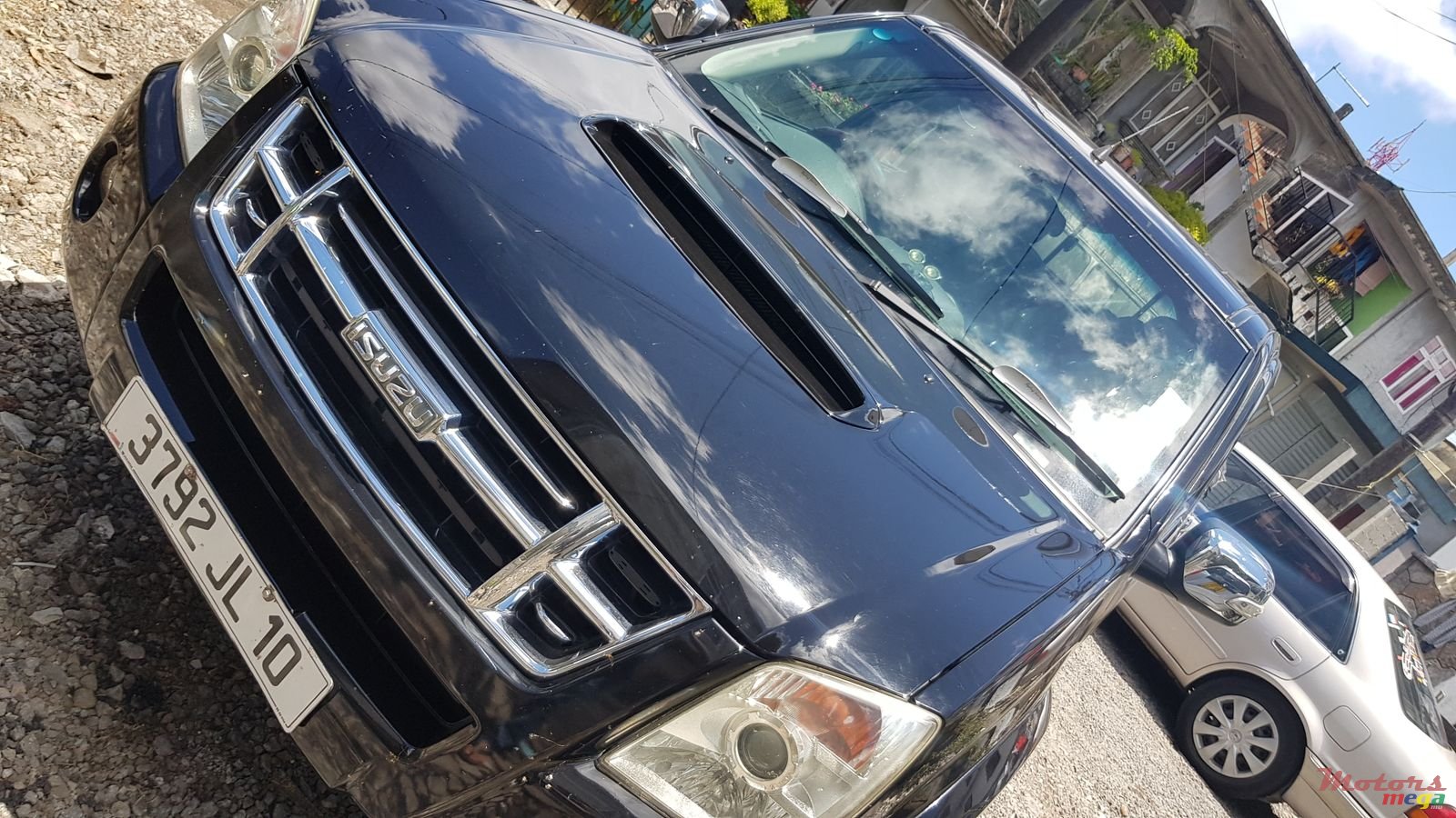 2010' Isuzu KB Series 3.0 turbo photo #1