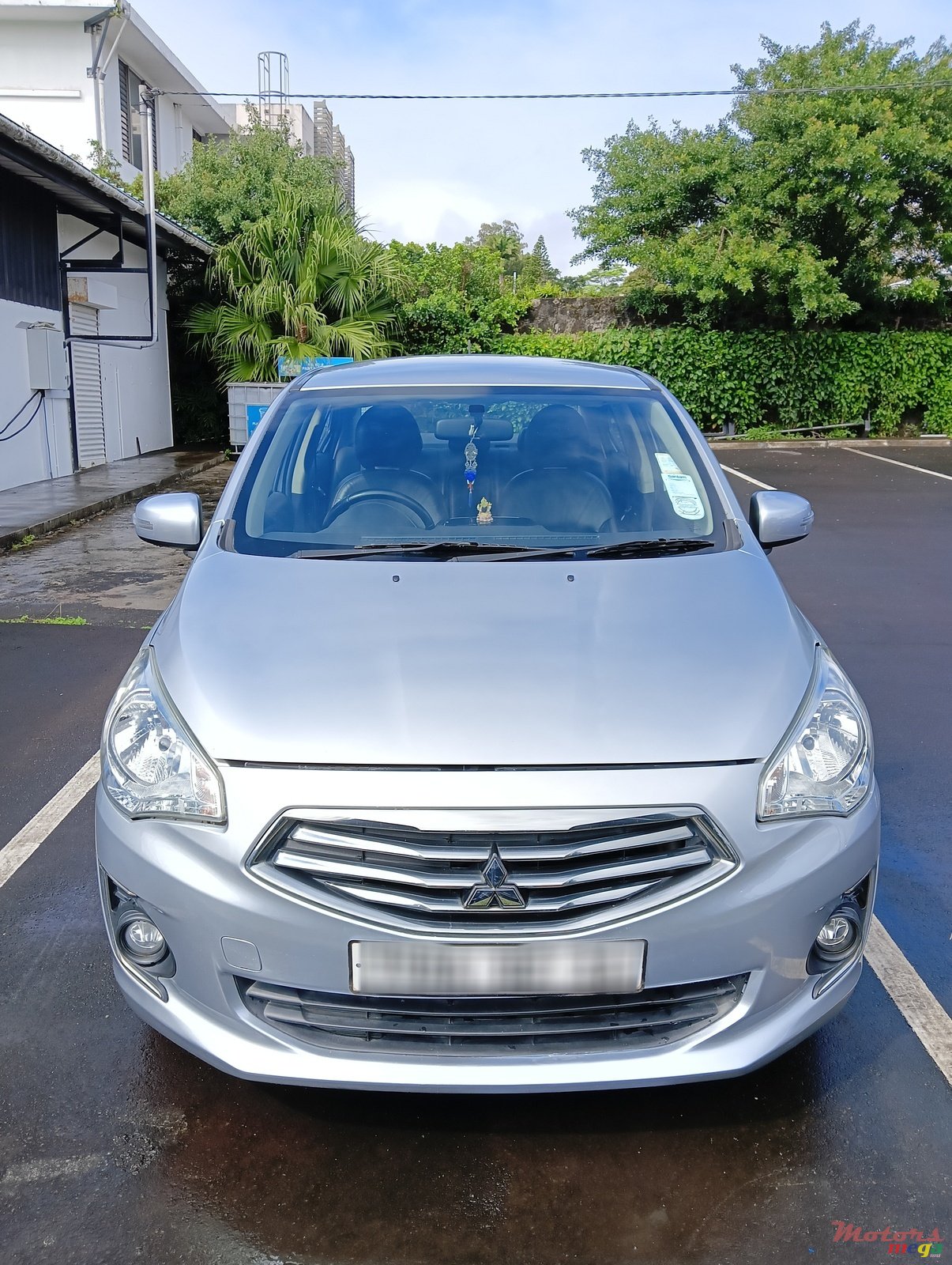 2016' Mitsubishi Attrage photo #1