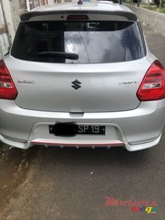 2019' Suzuki Swift photo #1