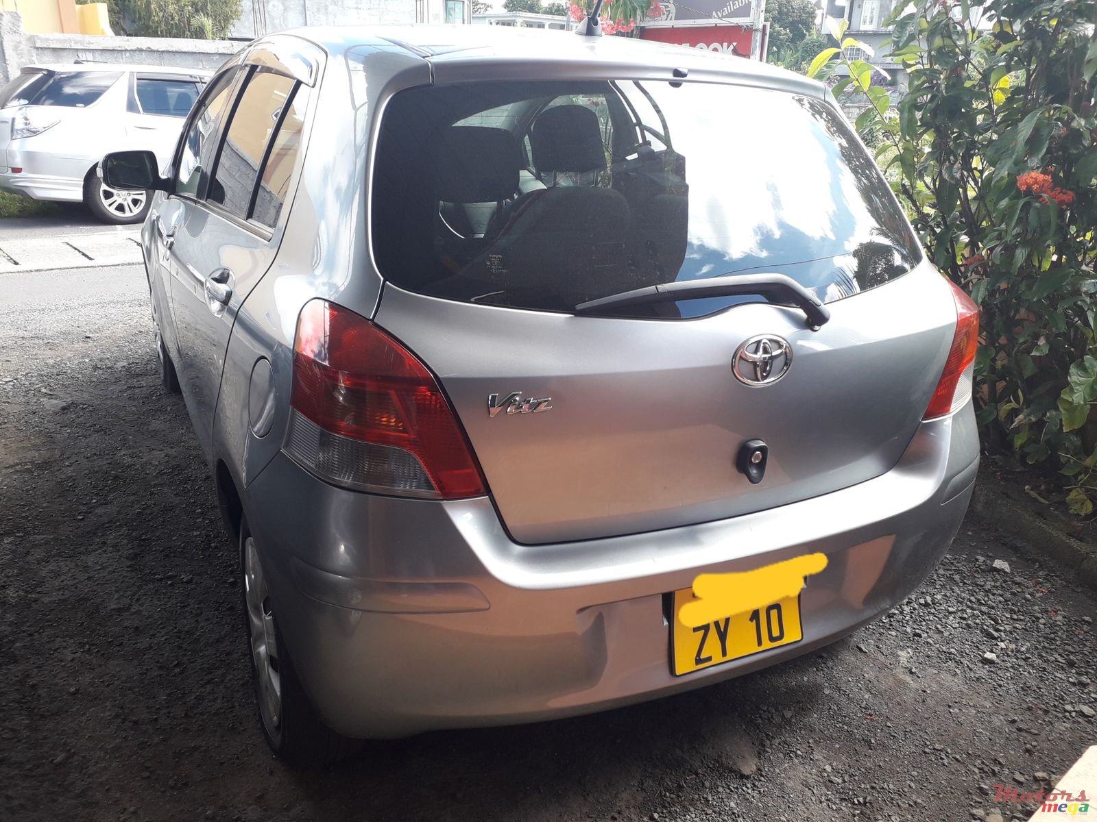 2010' Toyota Vitz Automatic 1000cc photo #1