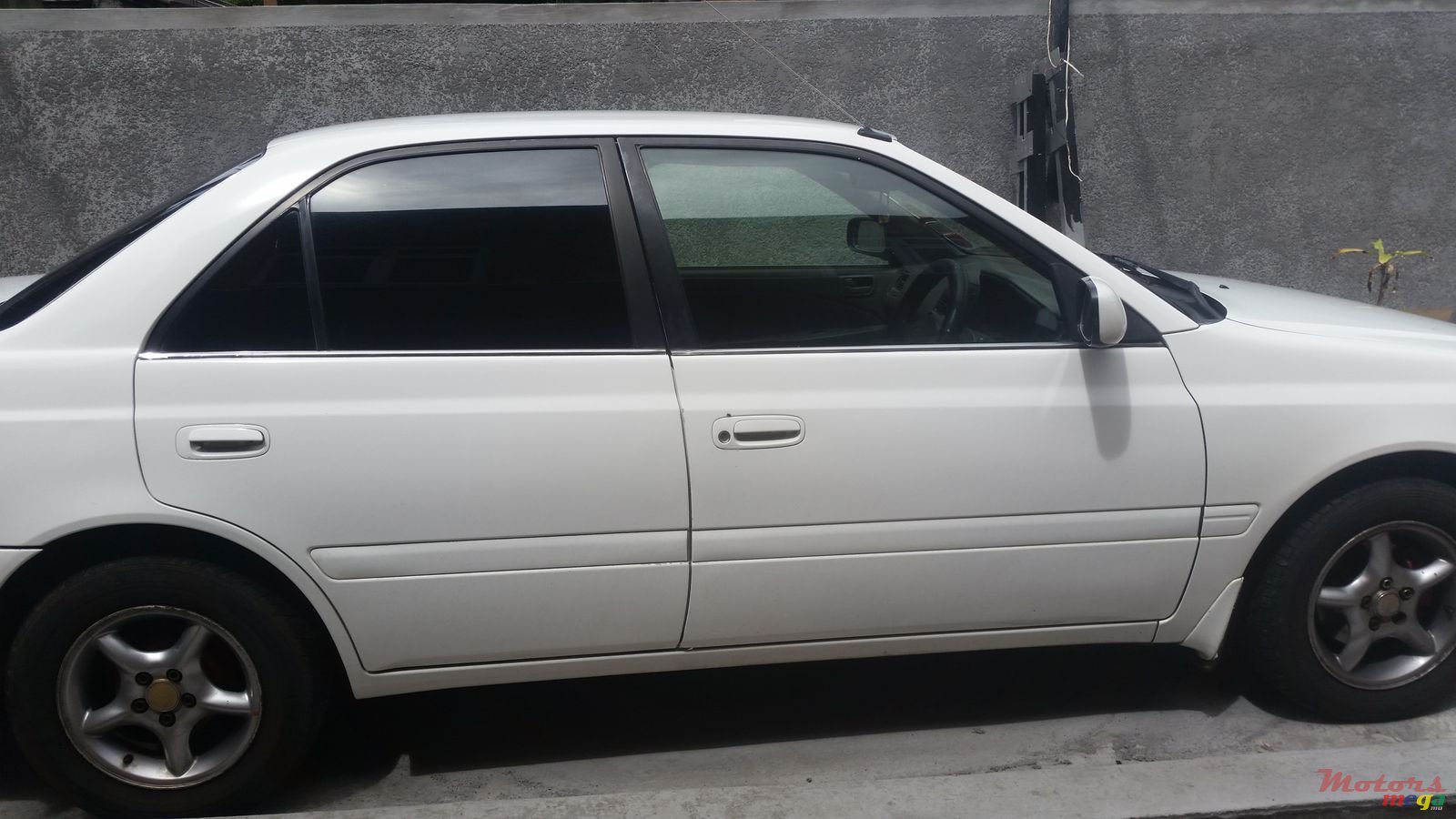 1999' Toyota Carina photo #2