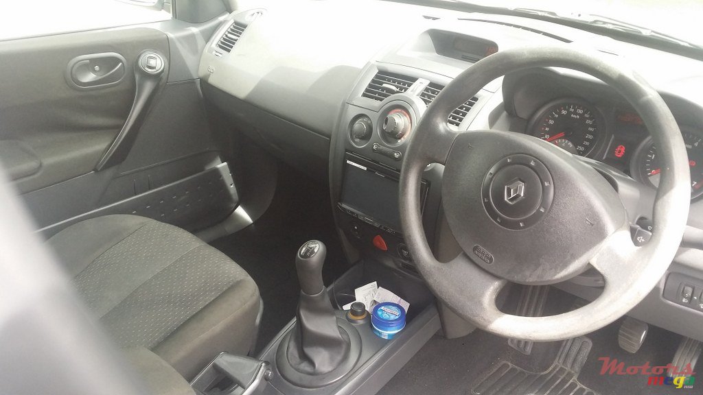 2004' Renault Megane RS photo #6