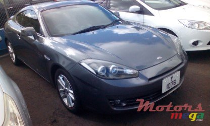 2007' Hyundai Coupe photo #2