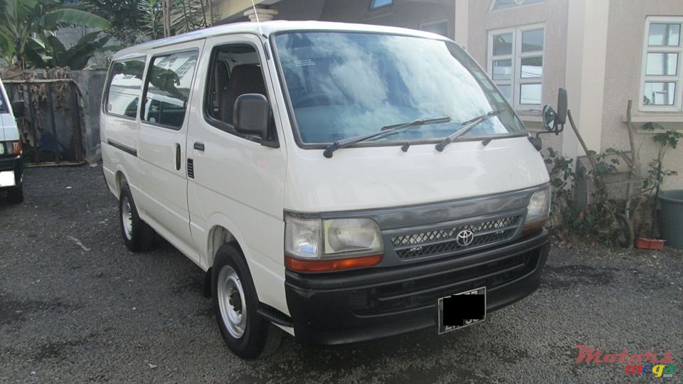 1999' Toyota Hiace photo #2