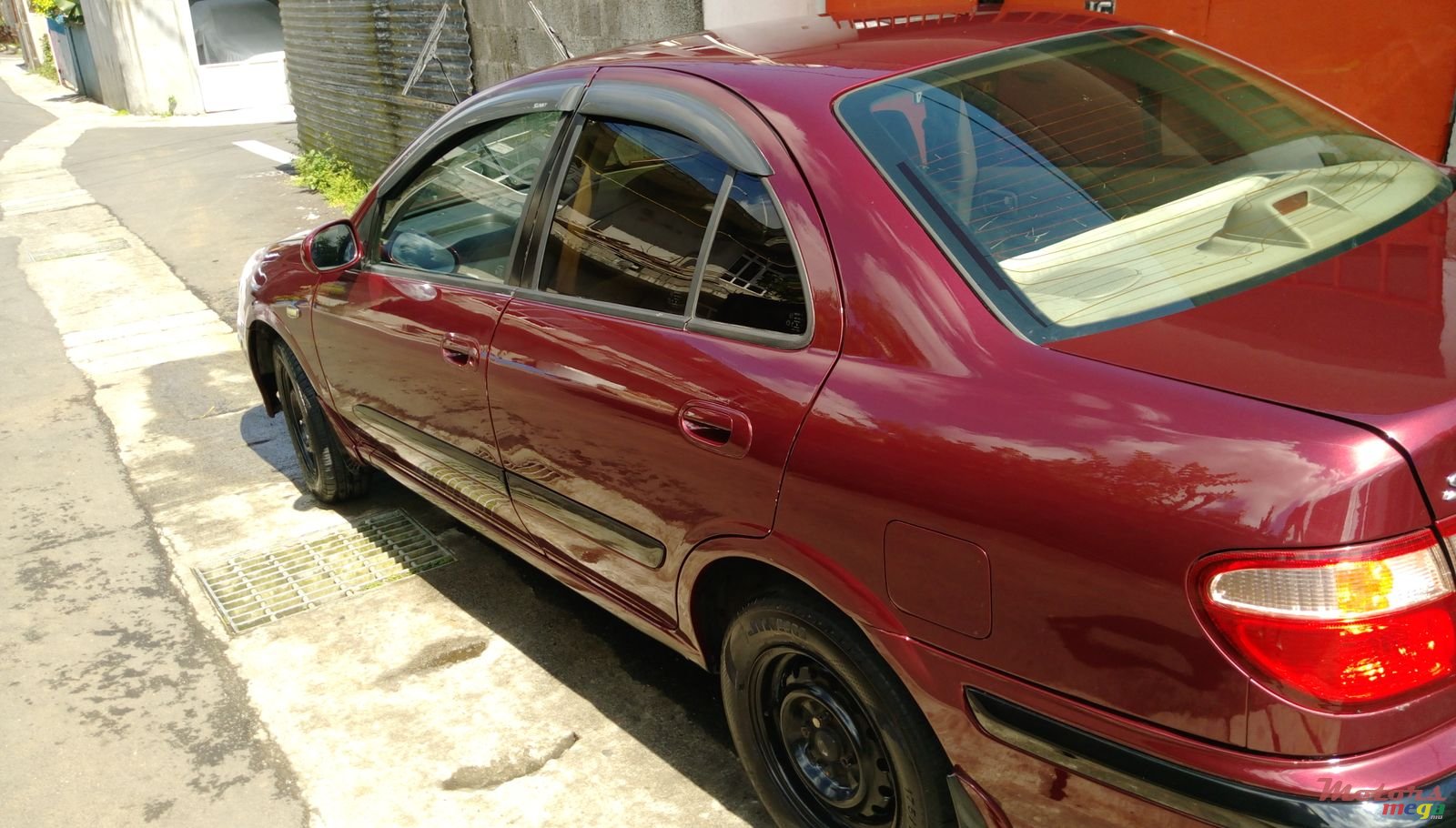 2000' Nissan photo #4