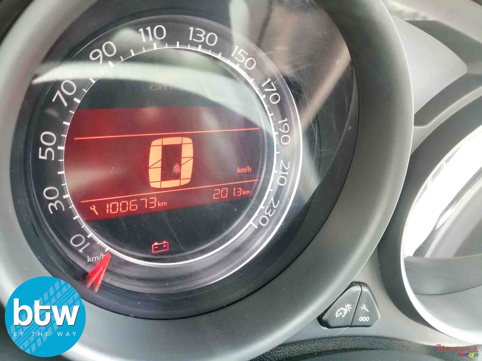 2013' Citroen C4 VTi photo #7