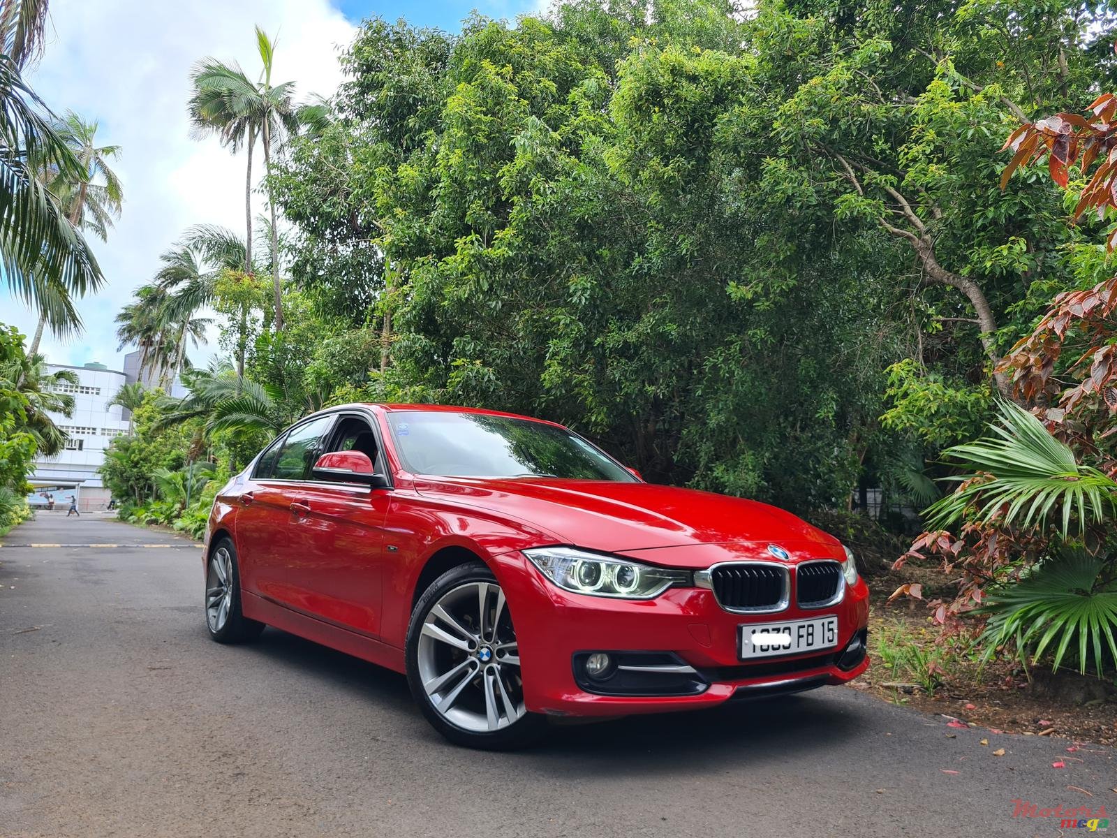 2015' BMW 318 Automatic photo #1