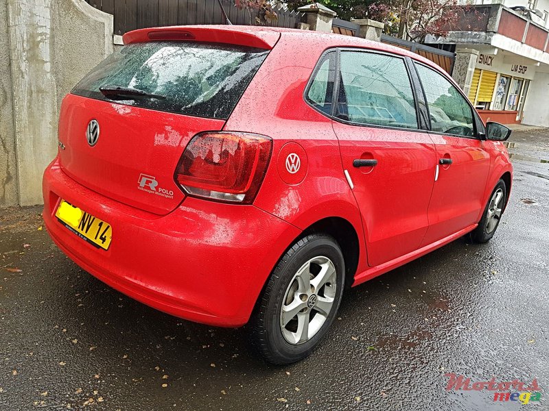 2014' Volkswagen Polo photo #3