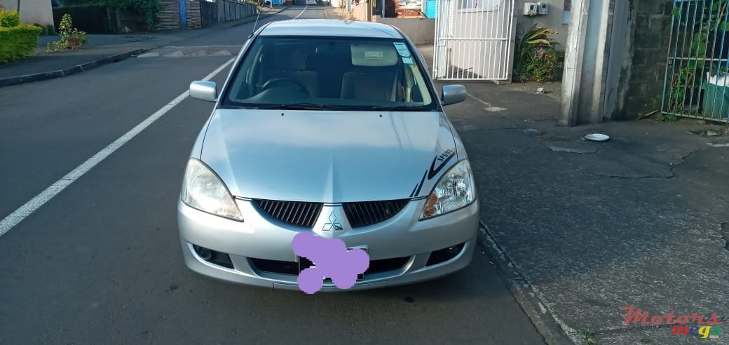 2005' Mitsubishi Lancer photo #1