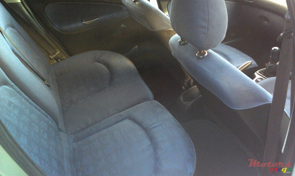 2002' Peugeot 206 photo #7