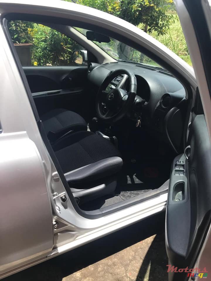 2015' Nissan March photo #5