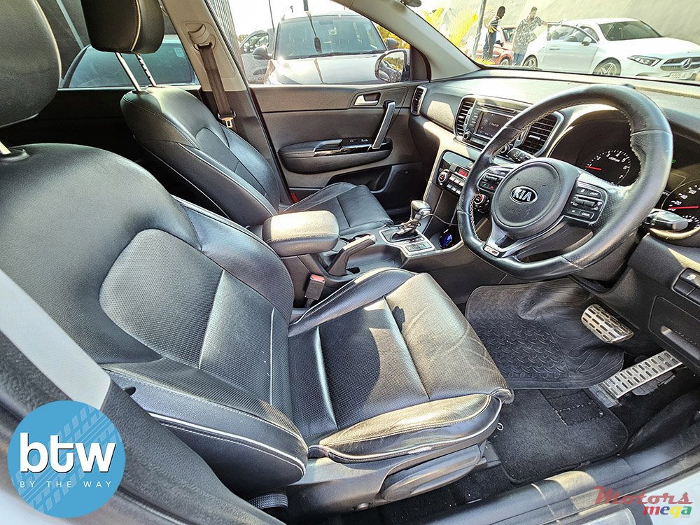 2018' Kia Sportage GT Line photo #5