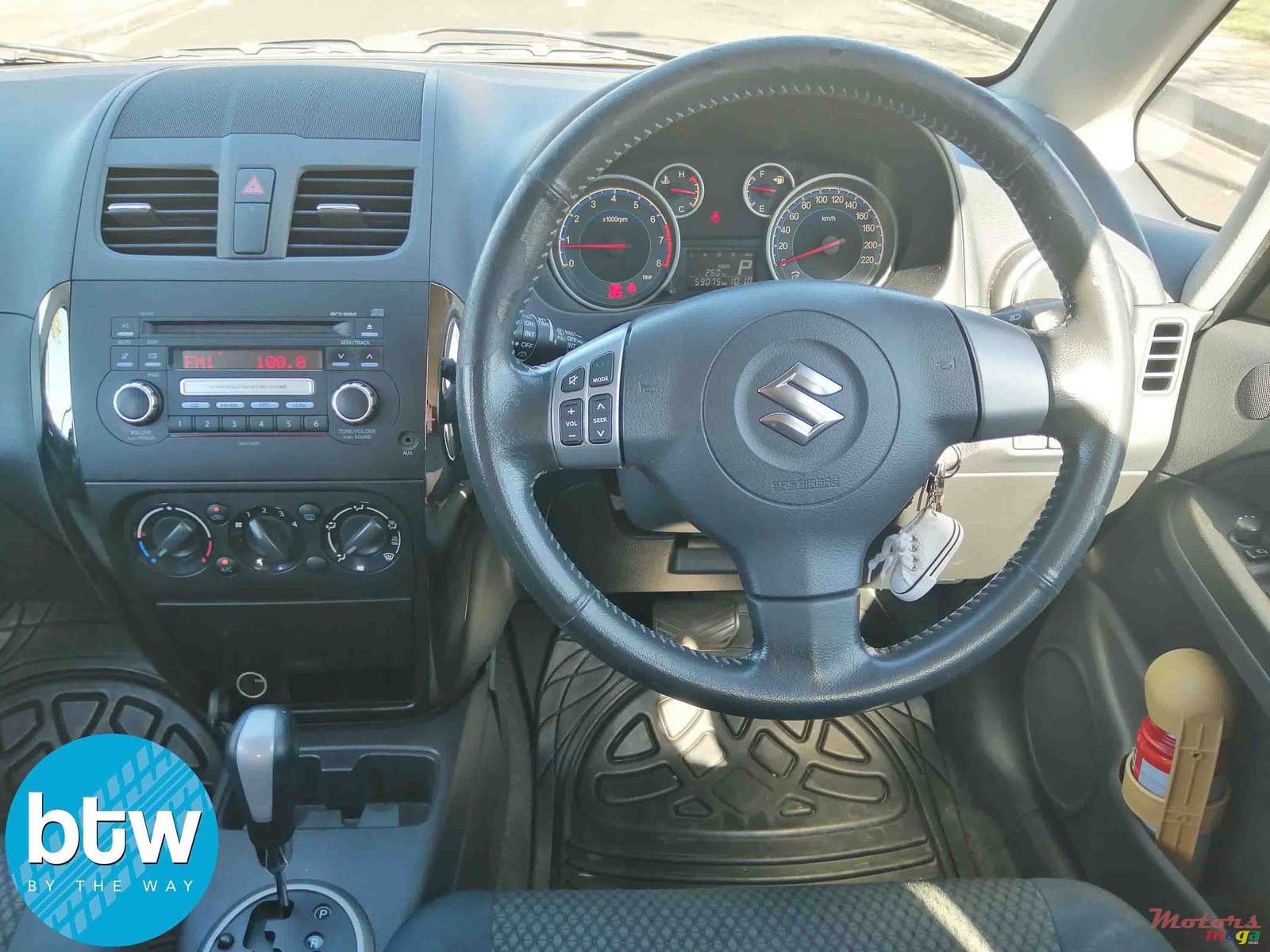 2014' Suzuki SX4 VVT photo #6