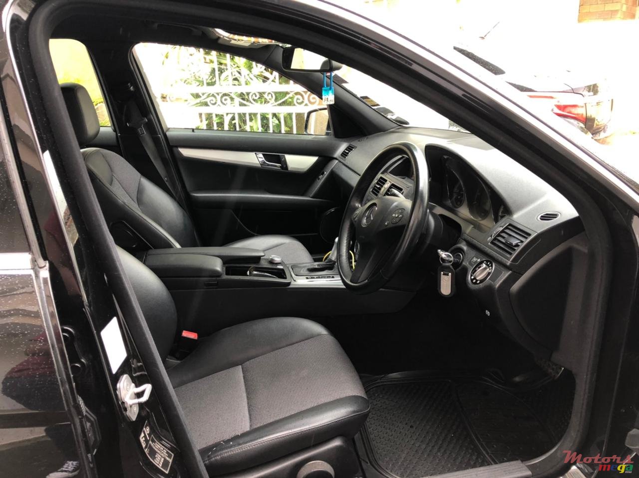 2009' Mercedes-Benz C180 AMG Pack photo #7