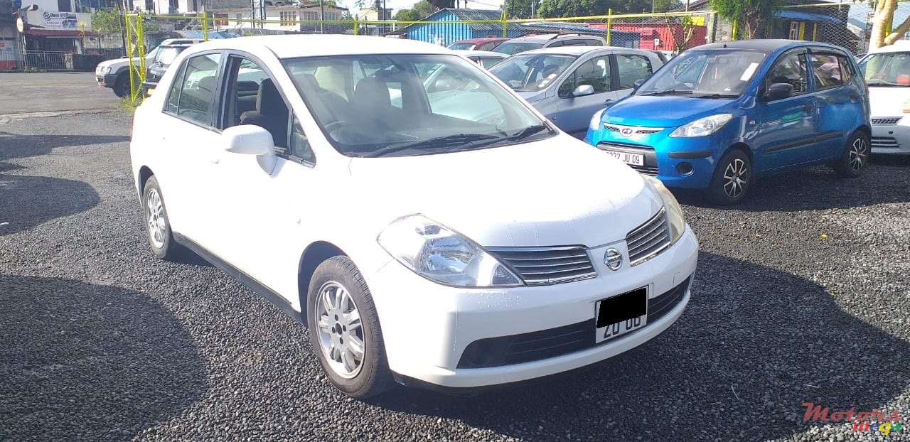 2006' Nissan Tiida photo #1