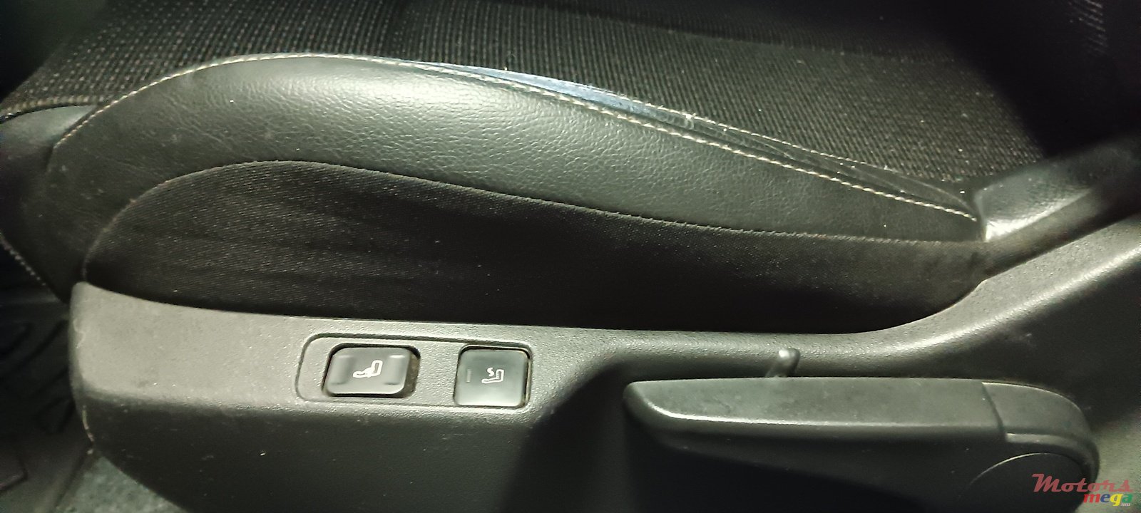 2012' Citroen C4 photo #6