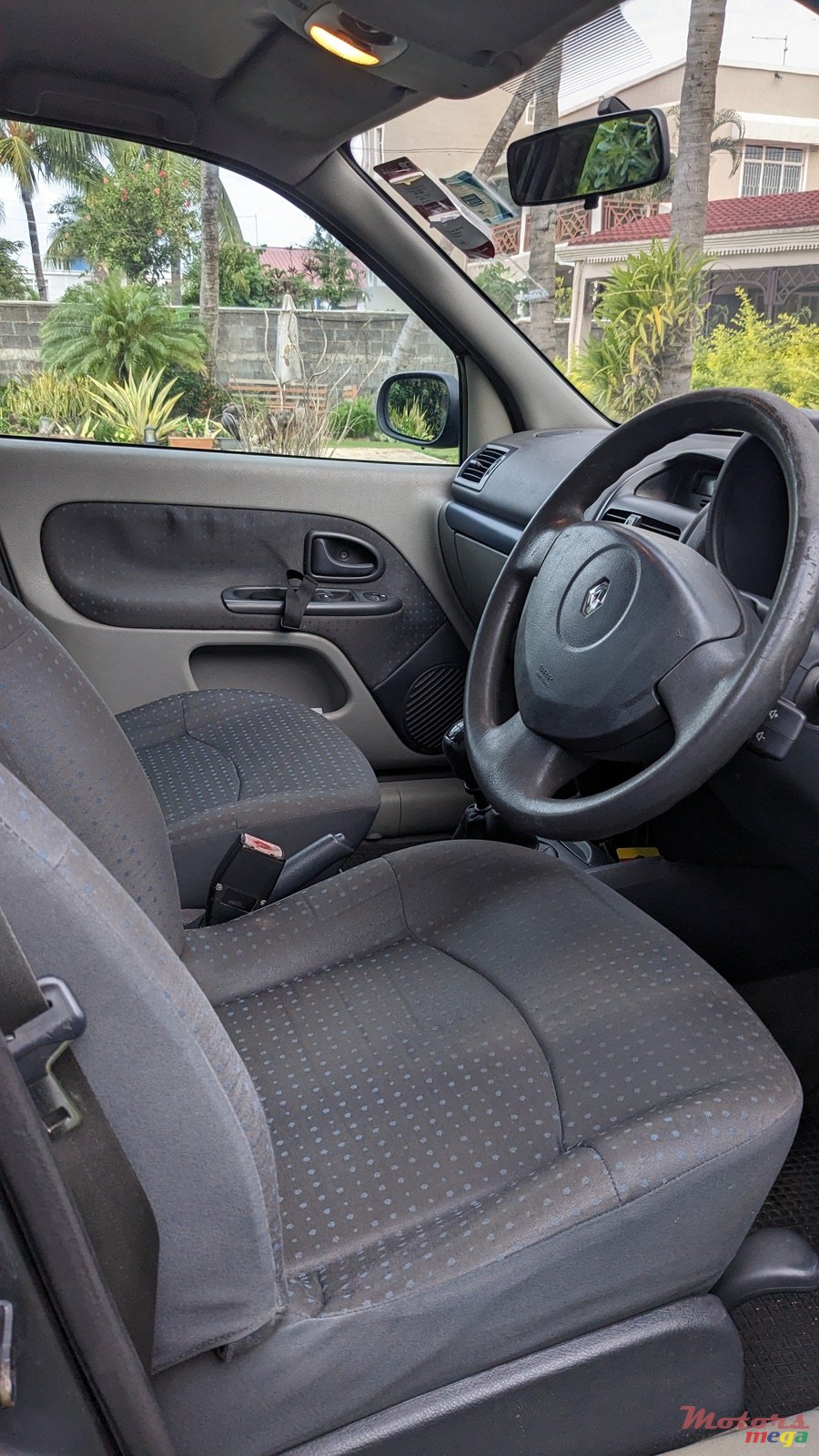 2005' Renault Clio photo #3