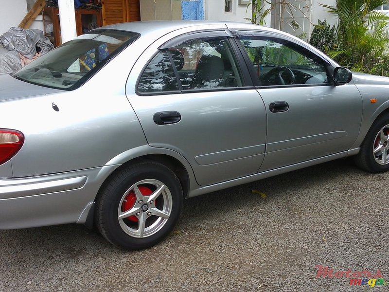 2002' Nissan Sunny photo #3