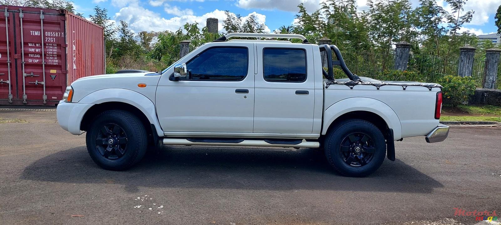 2015' Nissan 2500 photo #5