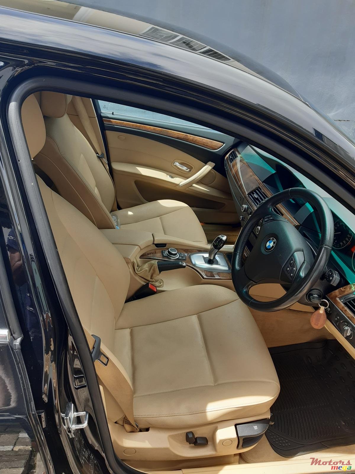 2009' BMW 520 E60 photo #5