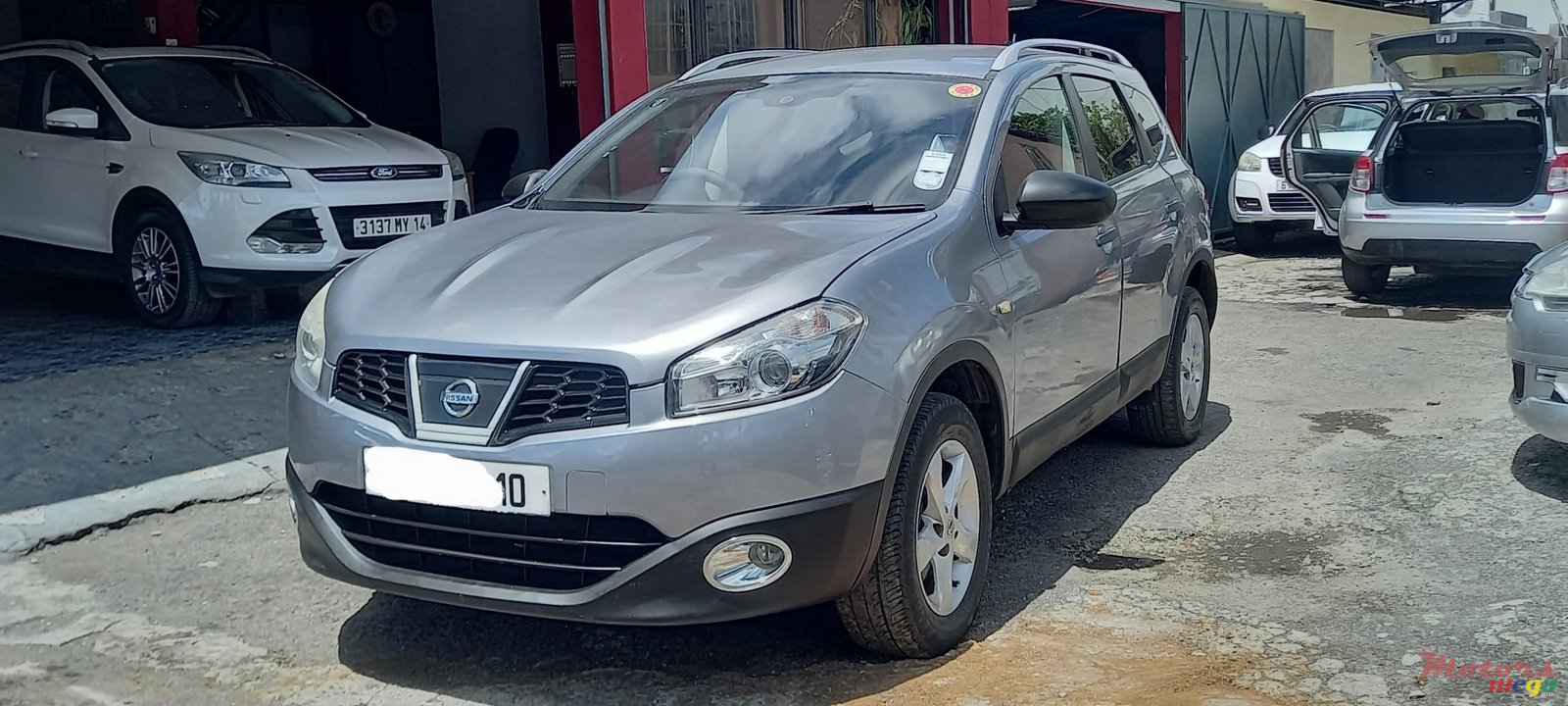 2010' Nissan Qashqai+2 photo #2