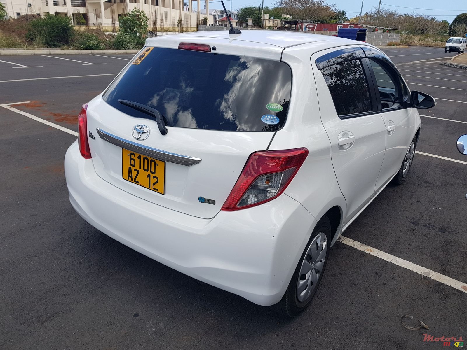 2012' Toyota Vitz Vitz 1.3 photo #4