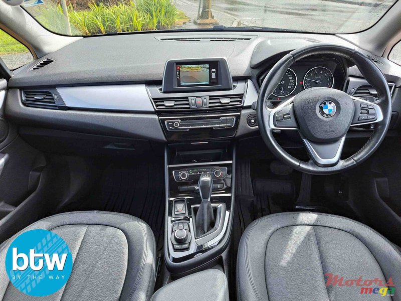 2015' BMW 2 Series photo #6