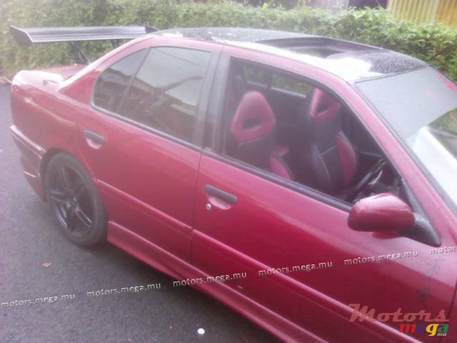1995' Nissan Primera photo #1