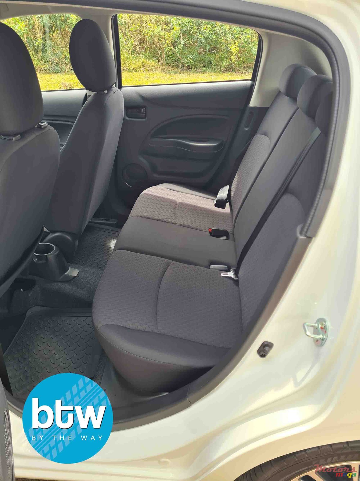 2020' Mitsubishi Mirage photo #4