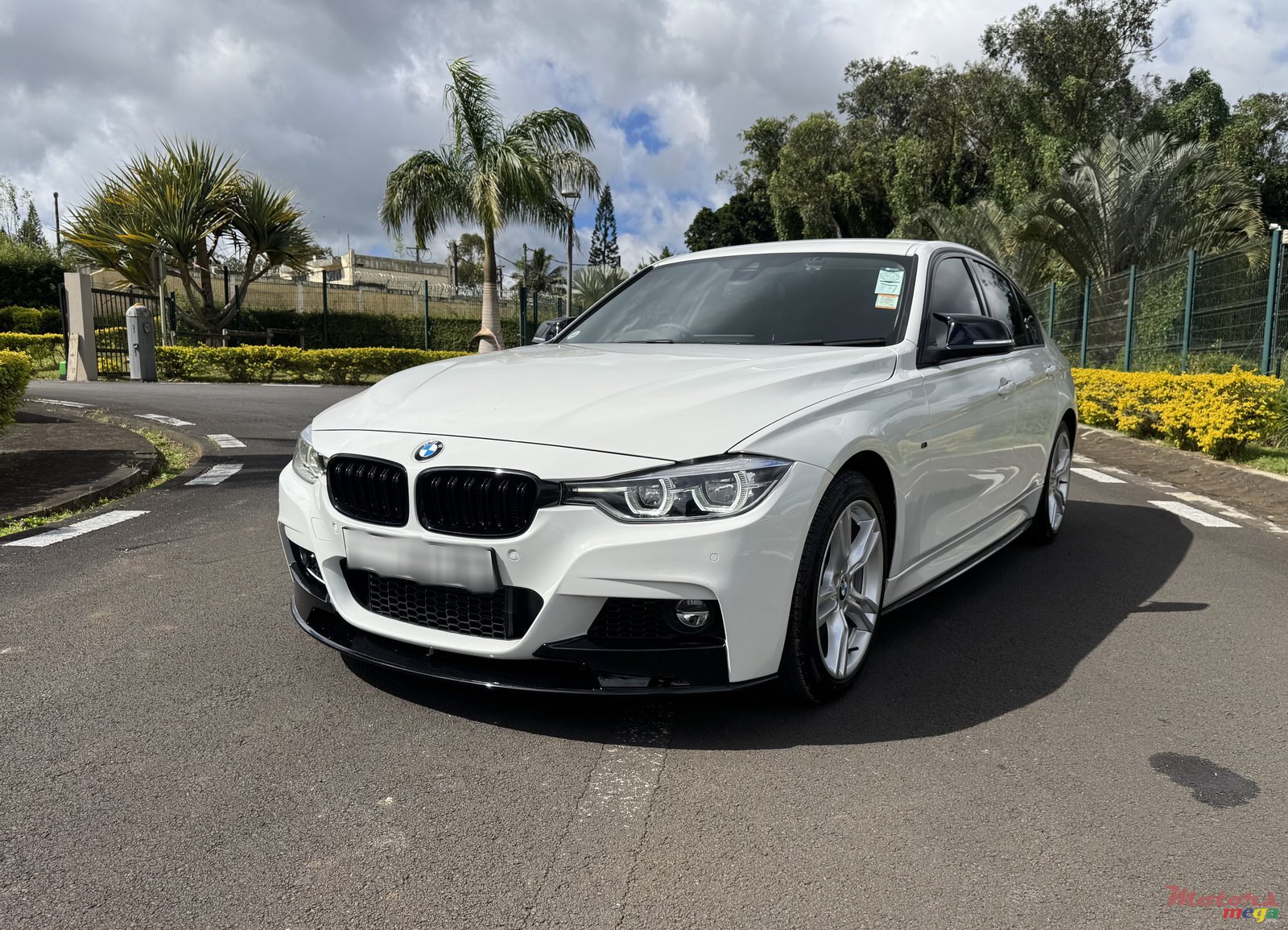2018' BMW 318i M sport photo #2