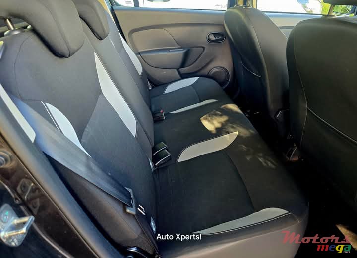 2016' Renault Sandero StepWay Turbo.  Low mileage photo #7