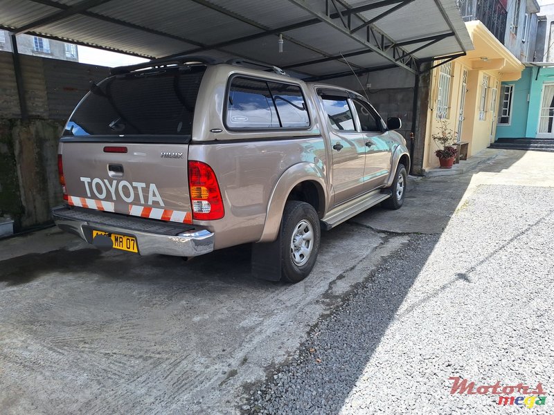 2007' Toyota Hilux photo #3