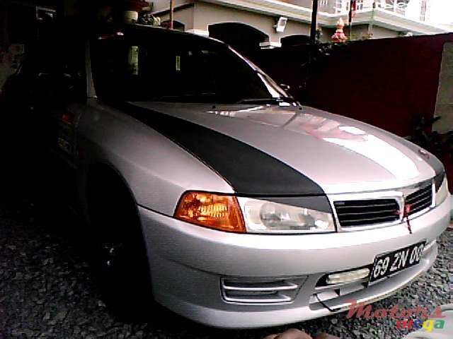 2000' Mitsubishi Lancer GLXI photo #1